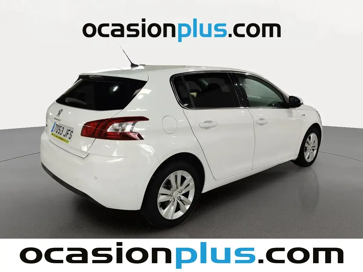 Usado Peugeot 308 Style 110 CV (80 kW) 2015 Blanco Utilitario