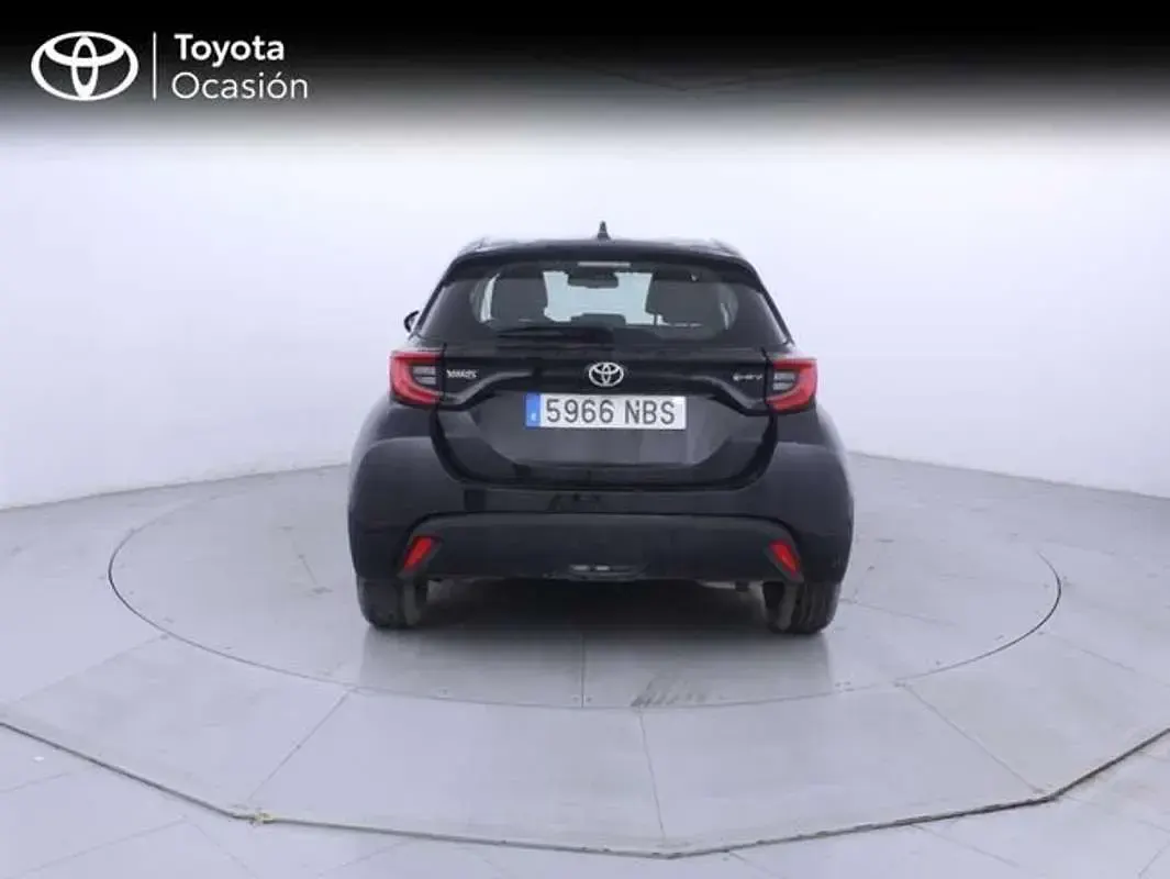 Usado Toyota Yaris Active 116 CV (85 kW) 2025 Negro Utilitario