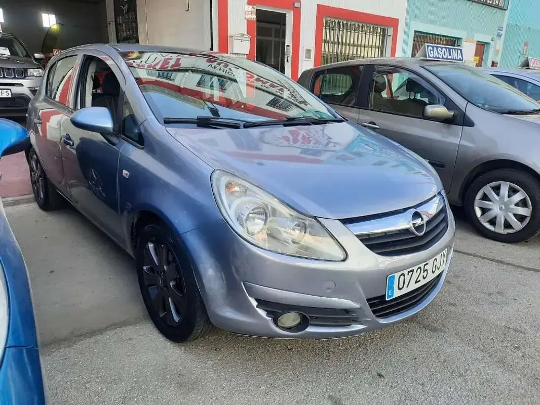 Usado Opel Corsa Enjoy 90 CV (66 kW) 2008 Gris / plata Utilitario