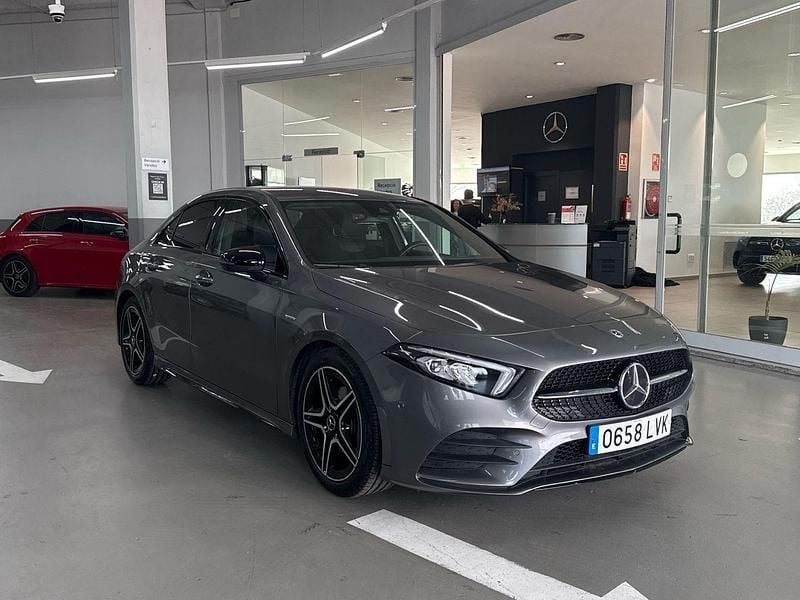 Usado Mercedes A150 150 CV (110 kW) 2021 Gris Berlina