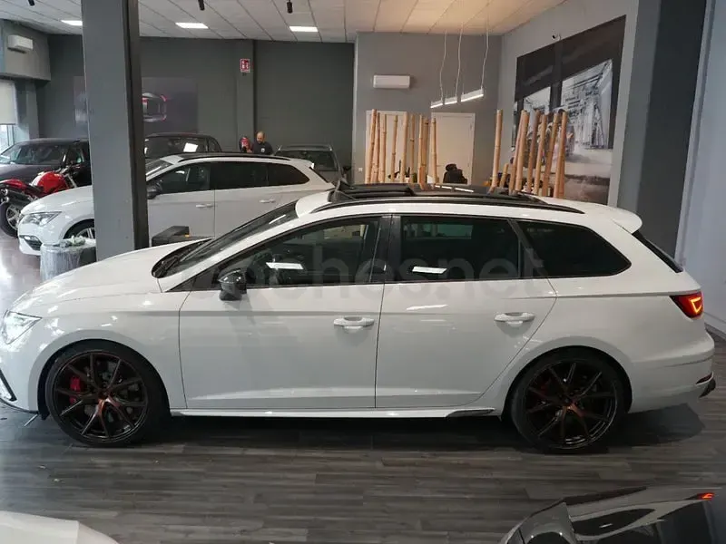 Usado Seat Leon 4Drive 300 CV (220 kW) 2019 Blanco Familiar