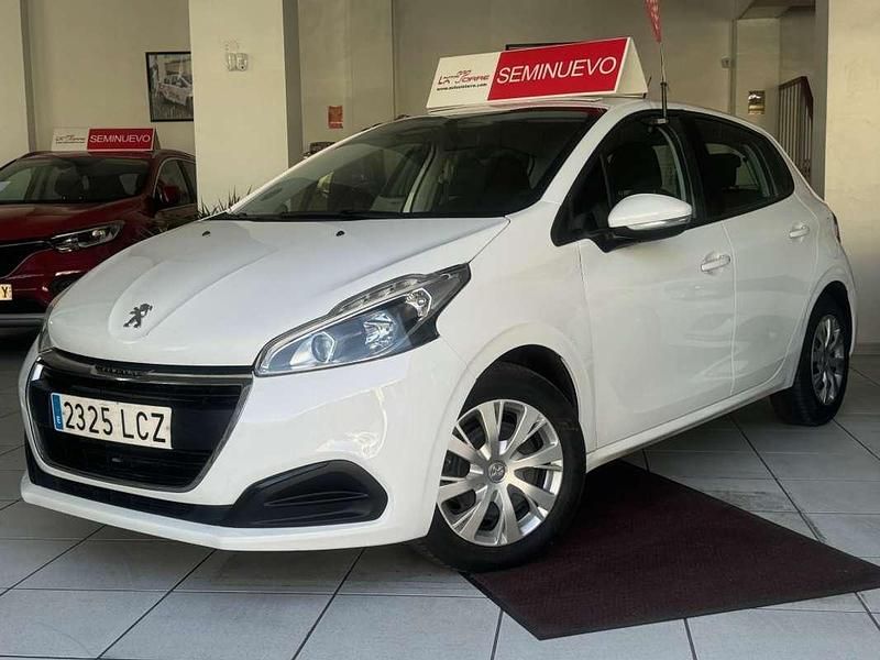 Usado Peugeot 208 Active 102 CV (75 kW) 2020 Blanco Utilitario