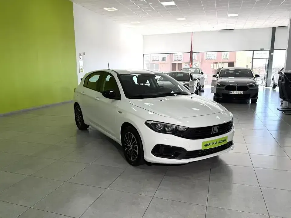 Usado Fiat Tipo Life 130 CV (95 kW) 2024 Blanco Berlina