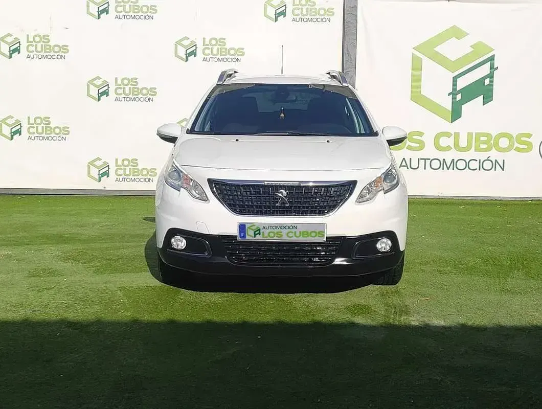 Usado Peugeot 2008 Allure 110 CV (80 kW) 2016 Blanco SUV