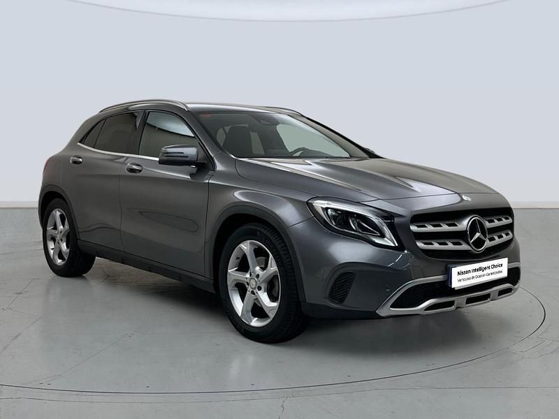 Usado Mercedes GLA200 136 CV (100 kW) 2017 Gris SUV