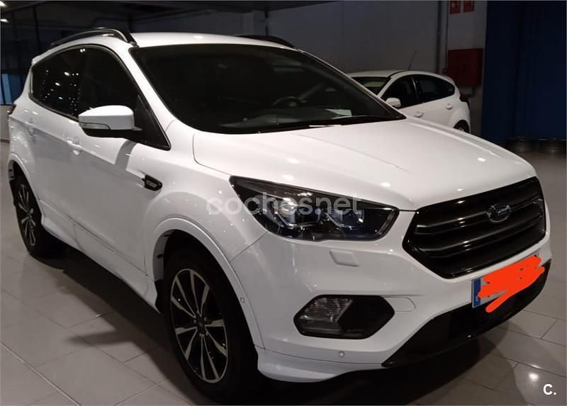Usado Ford Kuga ST-Line 150 CV (110 kW) 2018 Blanco SUV