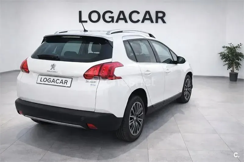 Usado Peugeot 2008 Active 92 CV (67 kW) 2014 Blanco SUV