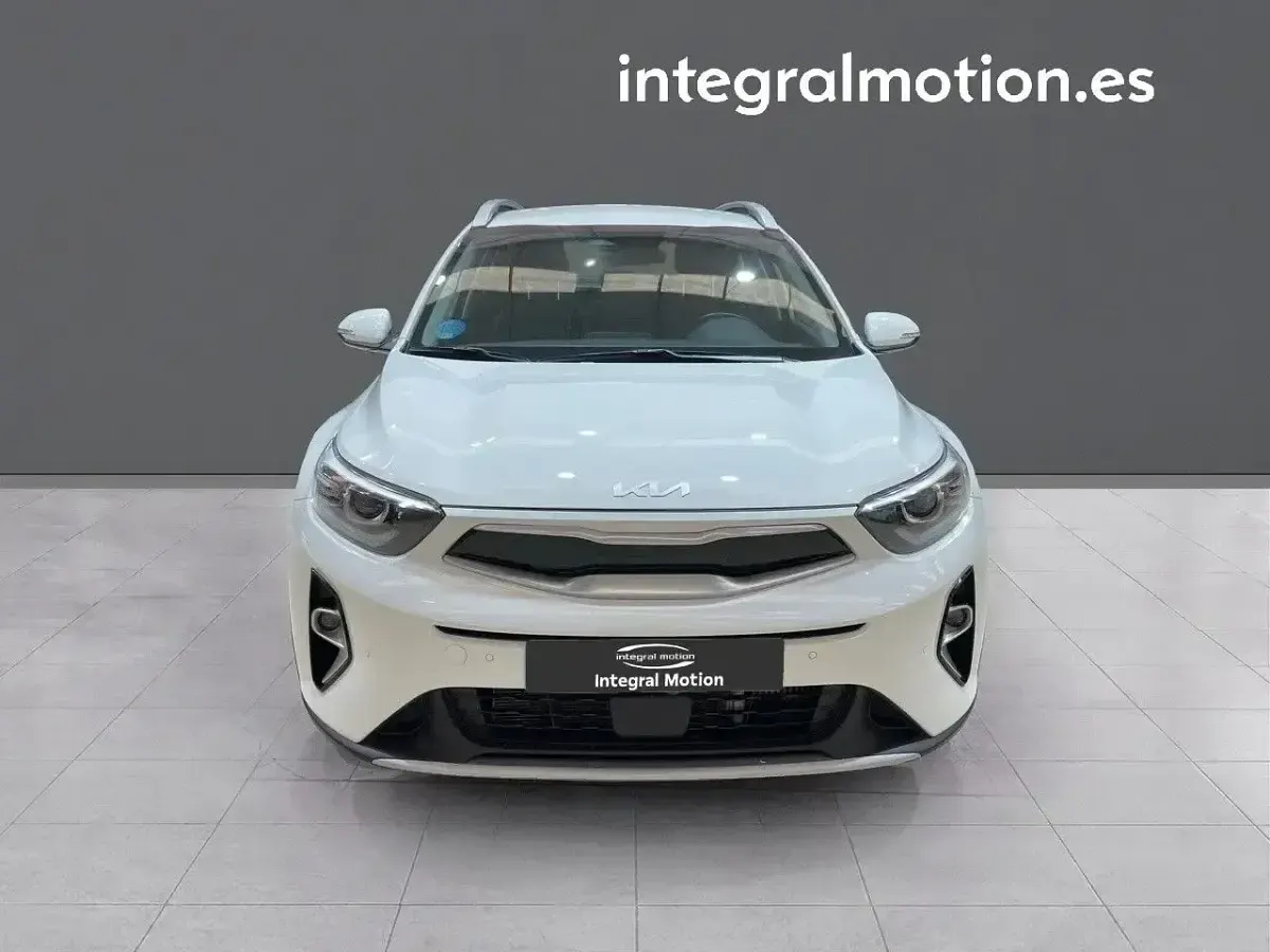 Usado Kia Stonic 100 CV (73 kW) 2022 Blanco SUV