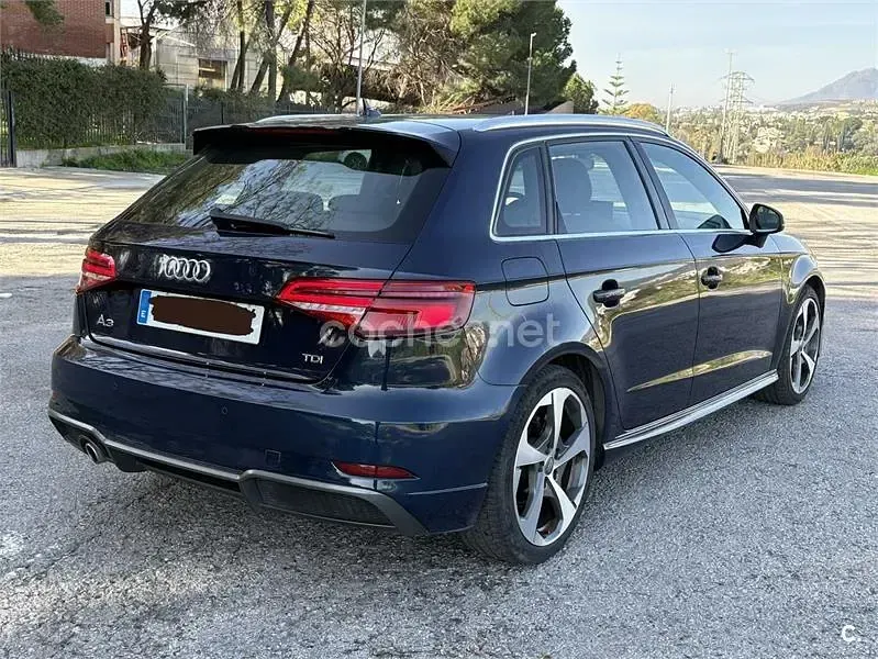 Usado Audi A3 S-Line 116 CV (85 kW) 2017 Azul Berlina