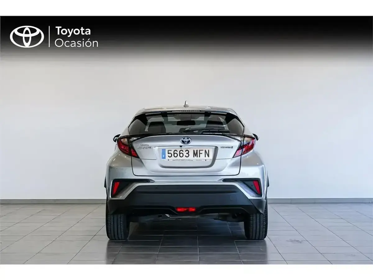Usado Toyota C-HR Advance 122 CV (89 kW) 2023 Gris SUV