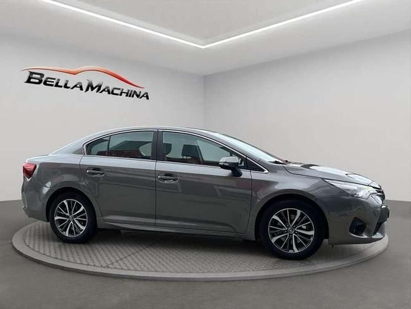 Usado Toyota Avensis Advance 143 CV (105 kW) 2018 Gris Berlina