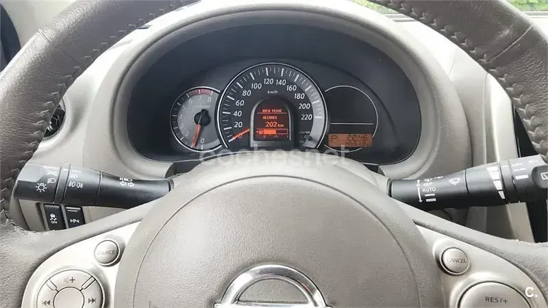 Usado Nissan Micra Tekna 98 CV (72 kW) 2013 Verde Utilitario