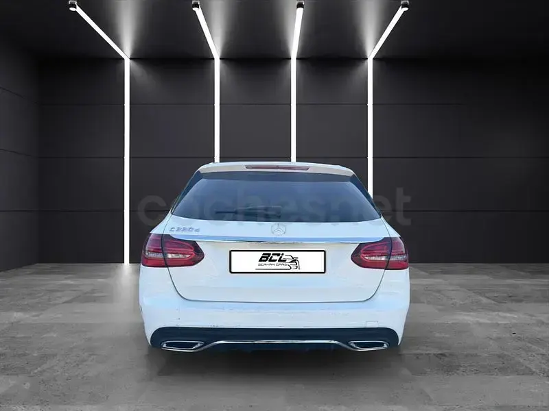 Usado Mercedes C220 194 CV (142 kW) 2018 Blanco Familiar