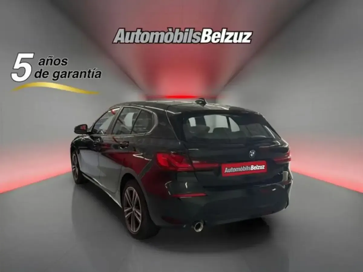 Usado BMW 118 Comfort Edition 136 CV (100 kW) 2024 Negro Utilitario