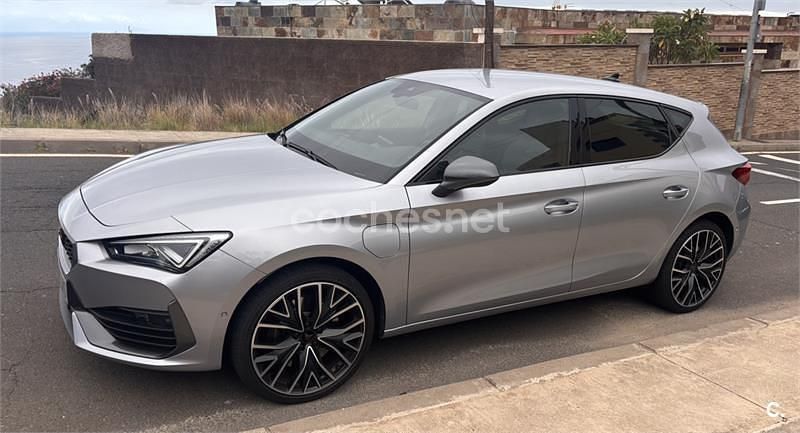 Gris / plata Usado 2021 Cupra Leon Berlina | 22.900 € (Buen precio) - Imagen 1/4