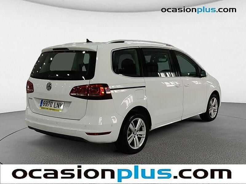 Usado VW Sharan Advance 150 CV (110 kW) 2021 Blanco Monovolumen