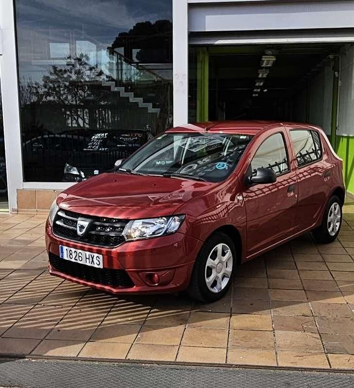 Usado Dacia Sandero Ambiance 75 CV (55 kW) 2014 Burdeos Utilitario