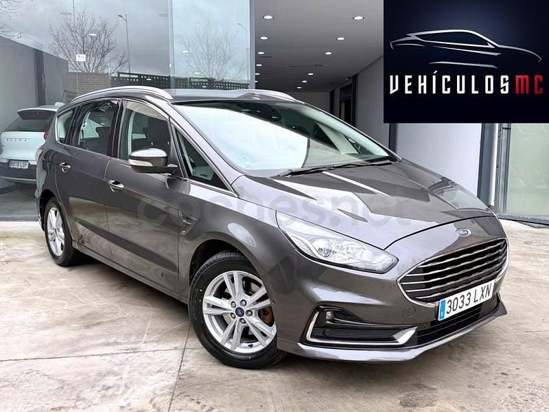 Usado Ford S-MAX Titanium 150 CV (110 kW) 2022 Gris / plata Monovolumen