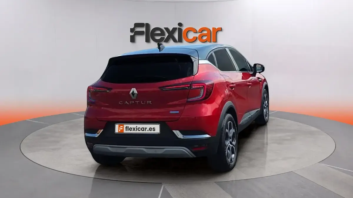 Usado Renault Captur Intens 145 CV (106 kW) 2022 Rojo SUV