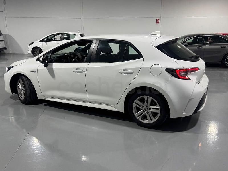 Usado Toyota Corolla Active 122 CV (89 kW) 2022 Blanco Berlina