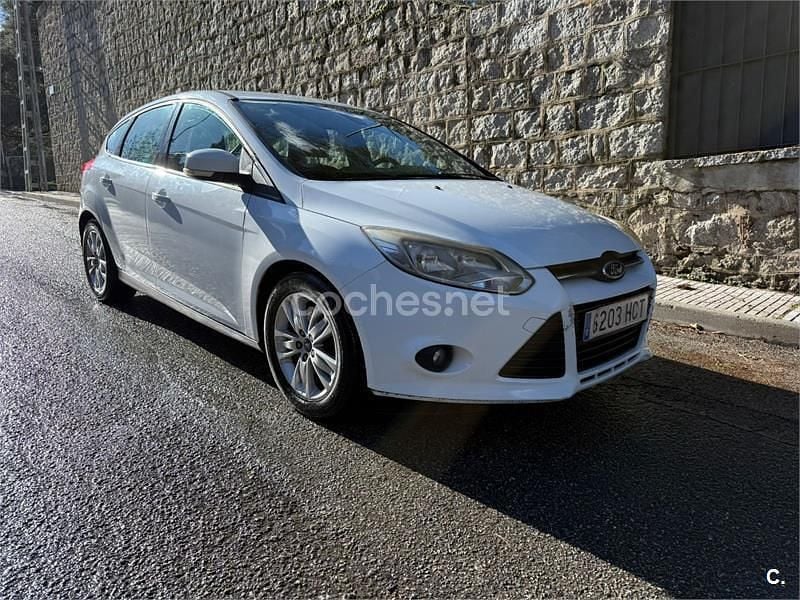 Usado Ford Focus Trend 95 CV (69 kW) 2011 Blanco Berlina