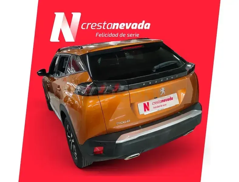 Usado Peugeot 2008 Allure 130 CV (95 kW) 2023 Naranja SUV