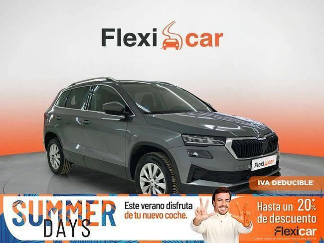 Gris Usado 2023 Skoda Karoq Ambition SUV | 22.990 € (Un poco caro) - Imagen 1/4