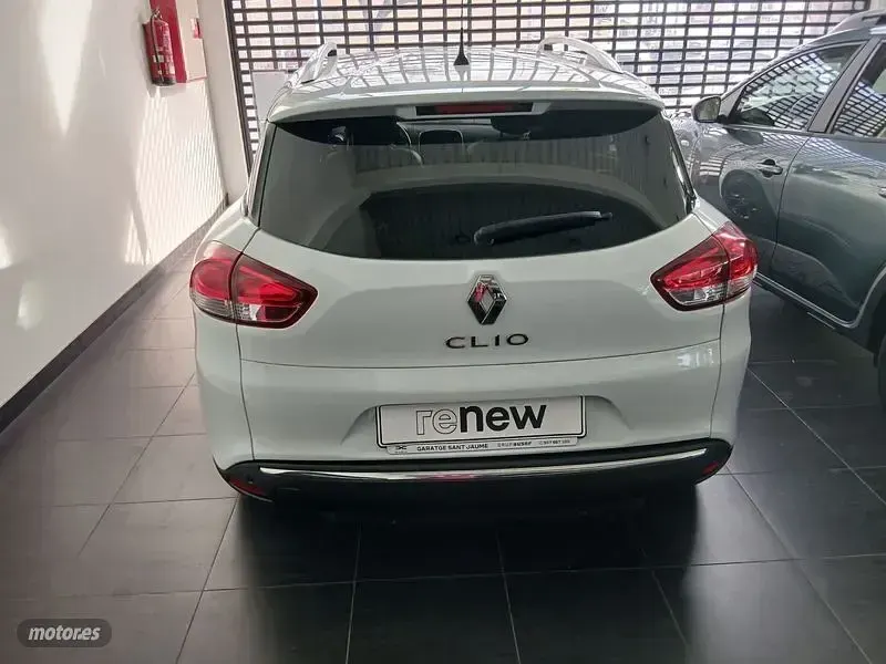 Usado Renault Clio Zen 118 CV (86 kW) 2018 Blanco Familiar