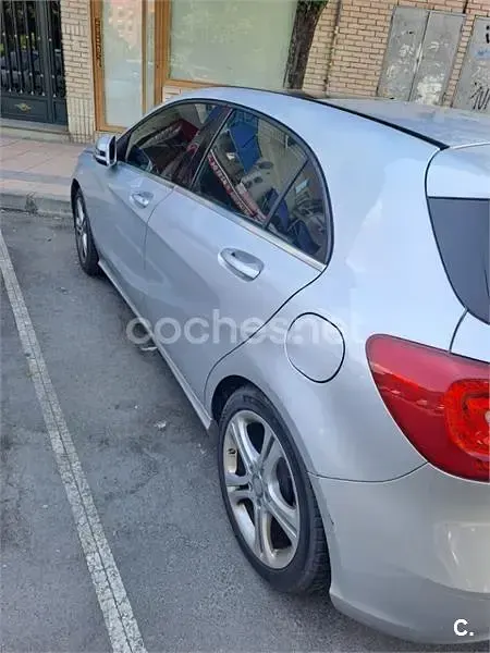Usado Mercedes A200 Urban 136 CV (100 kW) 2015 Gris / plata Utilitario