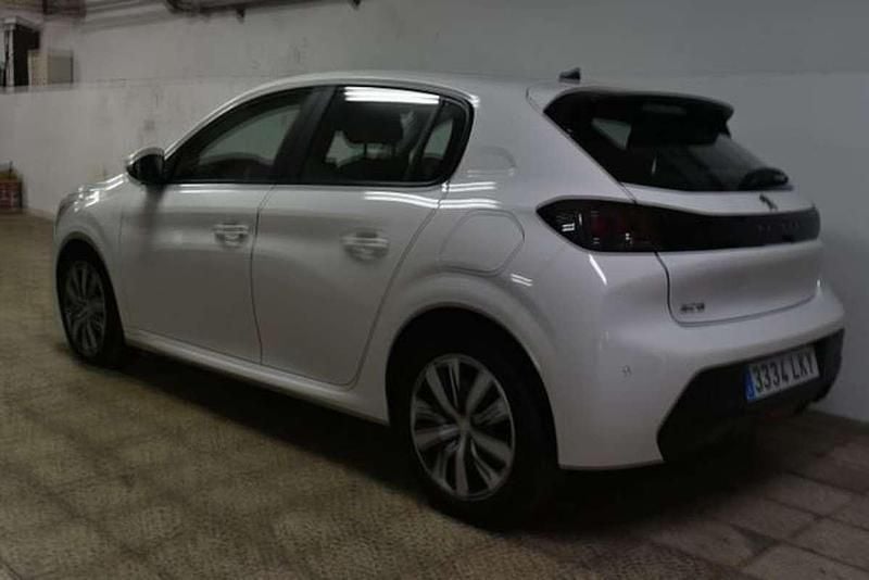 Usado Peugeot 208 Active 101 CV (74 kW) 2020 Blanco Utilitario