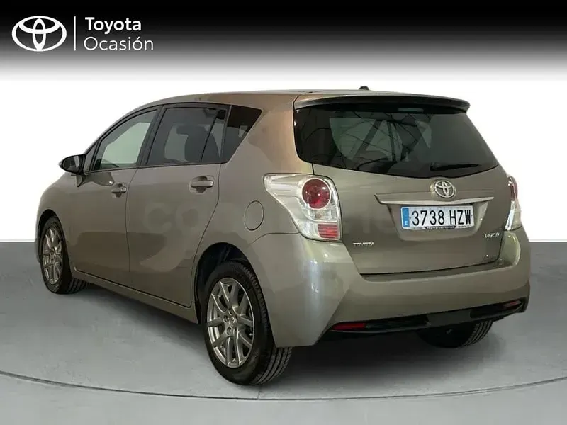 Usado Toyota Verso Advance 112 CV (82 kW) 2014 Beige Monovolumen