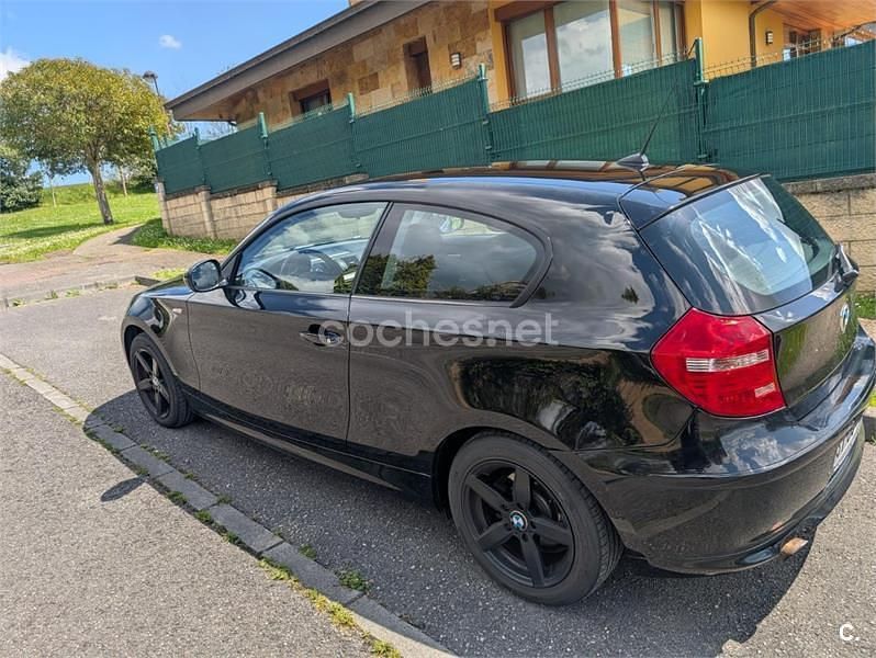 Usado BMW 116 122 CV (89 kW) 2011 Negro Utilitario