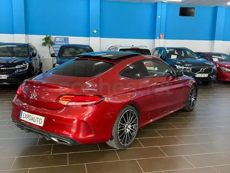 Usado Mercedes C220 194 CV (142 kW) 2021 Rojo Coupe