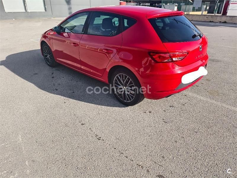 Usado Seat Leon CONNECT 110 CV (80 kW) 2016 Rojo Berlina