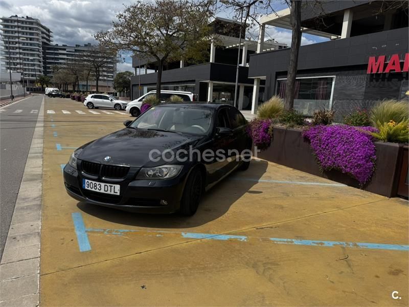 Negro Usado 2005 BMW 320 Berlina | 5500 € (Precio justo) - Imagen 1/4