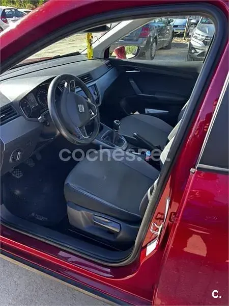 Usado Seat Arona Ecomotive 115 HP (84 kW) 2018 Vermelho SUV