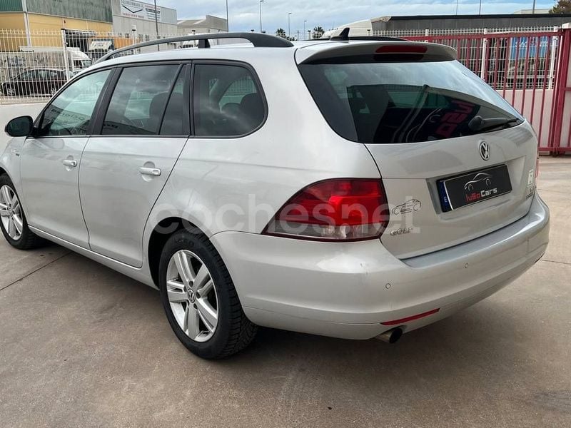 Usado VW Golf VII Sport 105 CV (77 kW) 2013 Gris / plata Familiar