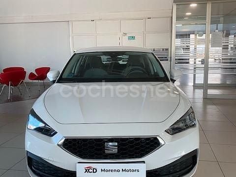 Usado Seat Leon Style 110 HP (80 kW) 2023 Branco Sedan