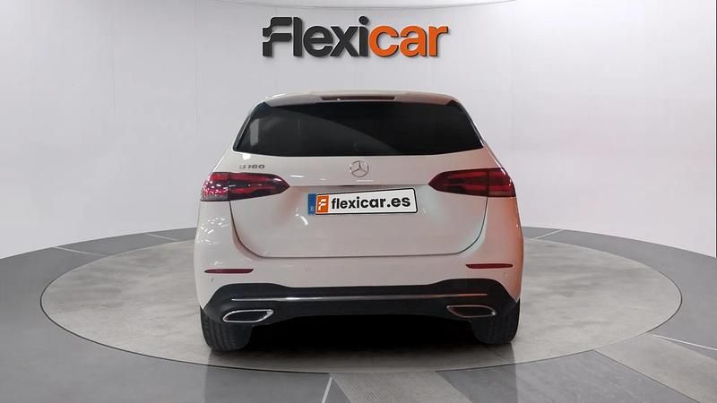 Usado Mercedes B180 137 CV (100 kW) 2021 Blanco Utilitario
