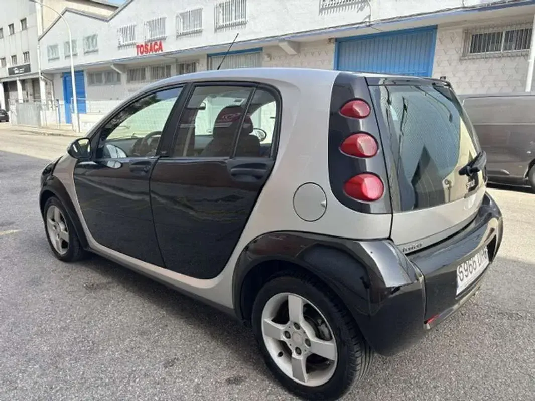 Usado Smart ForFour Passion 109 CV (80 kW) 2005 Negro Utilitario