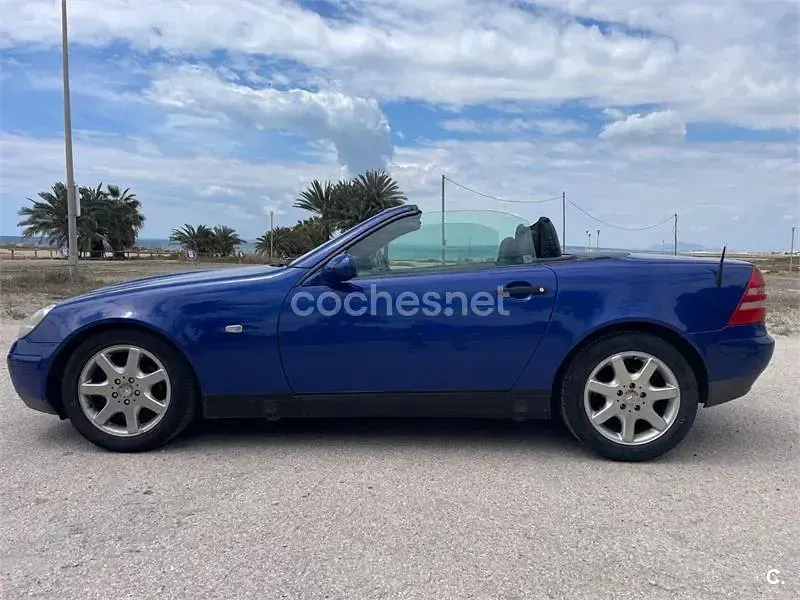 Usado Mercedes SLK200 136 CV (100 kW) 1998 Azul Descapotable
