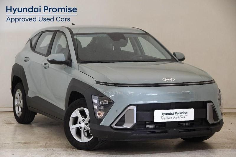 Usado Hyundai Kona 120 CV (88 kW) 2024 Gris claro SUV