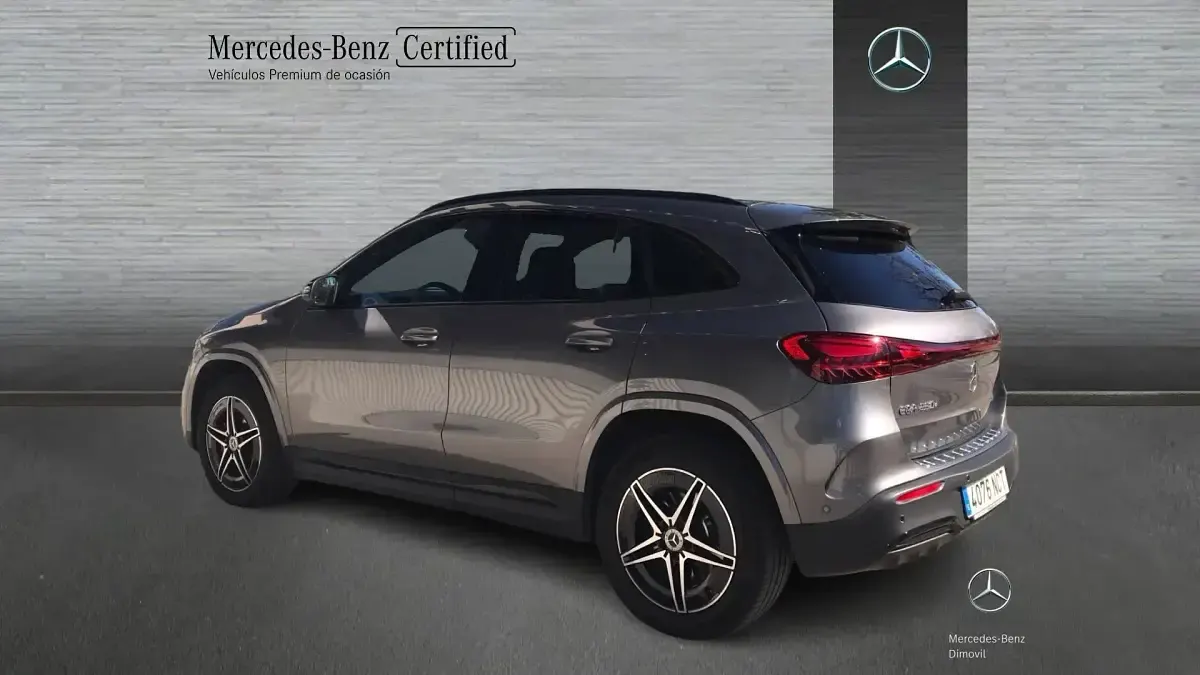 Usado Mercedes A200 150 CV (110 kW) 2025 Gris montaña Berlina