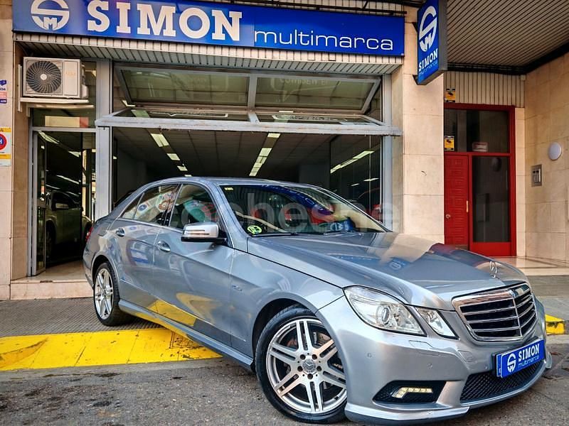 Usado Mercedes E250 Avantgarde 204 CV (150 kW) 2011 Gris / plata Berlina