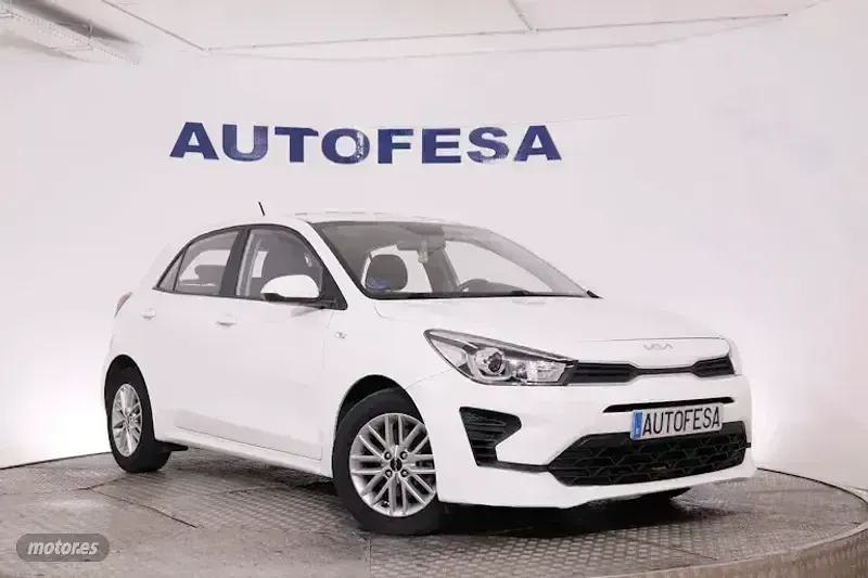 Usado Kia Rio 100 CV (73 kW) 2022 Blanco