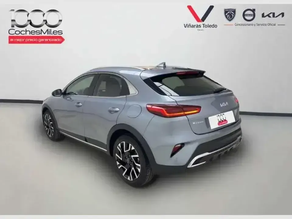 Usado Kia XCeed 100 CV (73 kW) 2024 Gris SUV