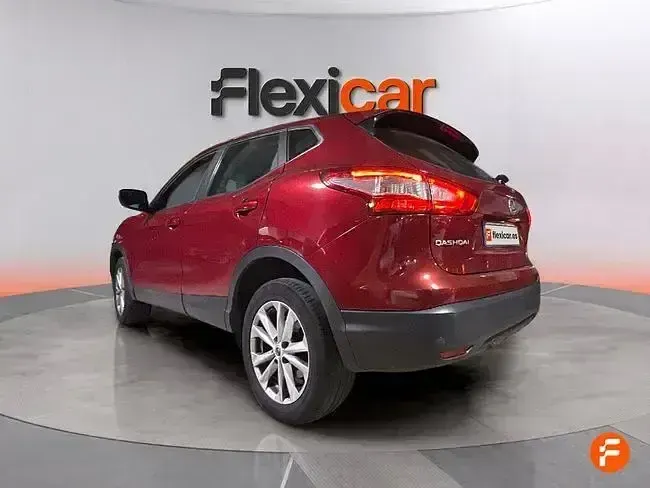 Usado Nissan Qashqai N-Connecta 115 CV (84 kW) 2015 Rojo SUV