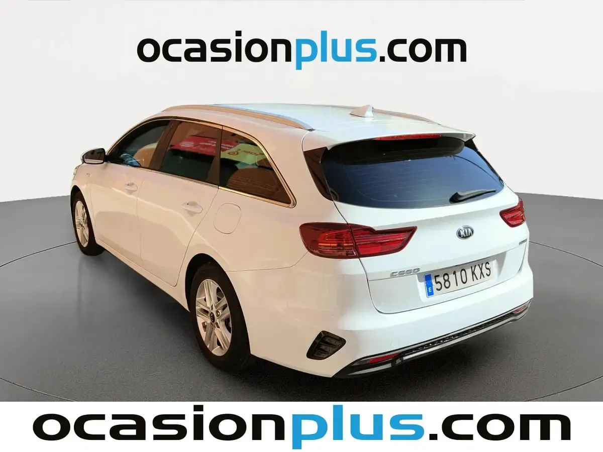 Usado Kia Ceed 140 CV (102 kW) 2019 Blanco Utilitario