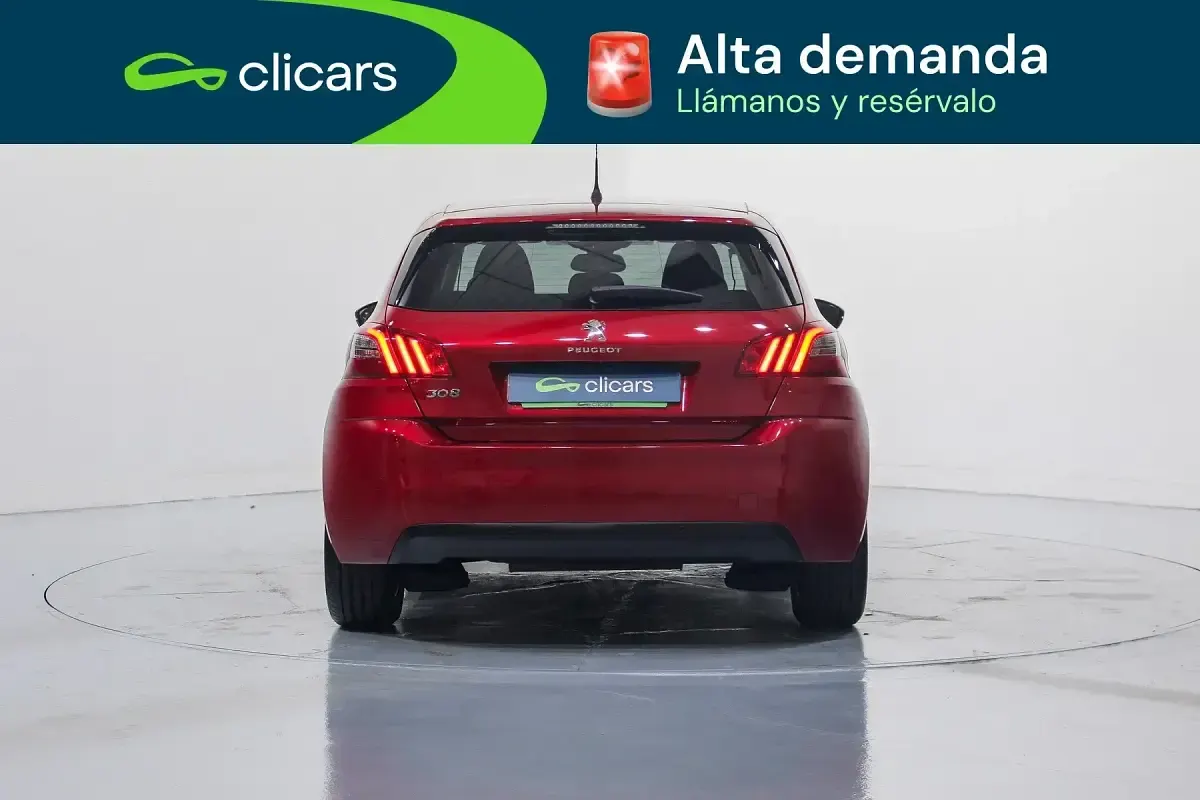 Usado Peugeot 308 Style 110 CV (80 kW) 2019 Rojo Berlina