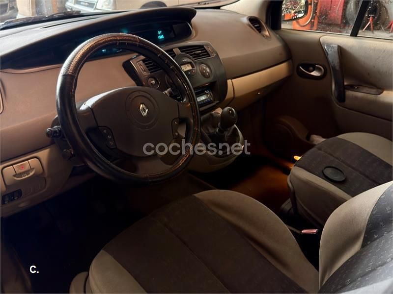 Usado Renault Scénic II Authentique 120 CV (88 kW) 2005 Blanco Monovolumen